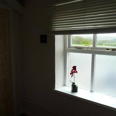 Hollybush Inn Greenhaugh Quarto foto