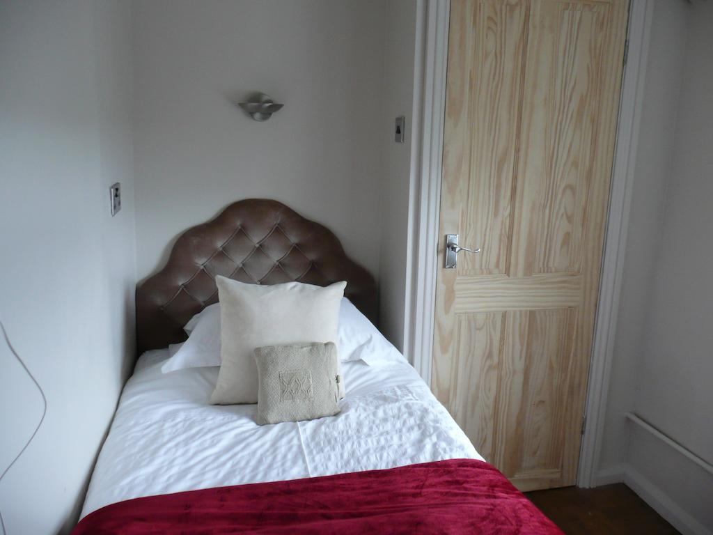 Hollybush Inn Greenhaugh Quarto foto